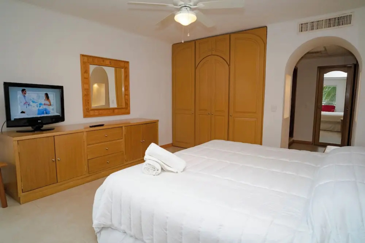 Oceanfront Condo at Voted Best Cancun Sandy Beach