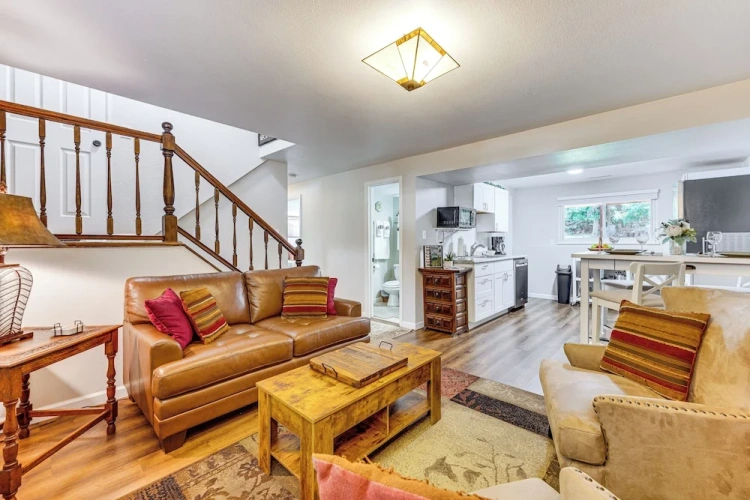 2 Bedrooms Apartment