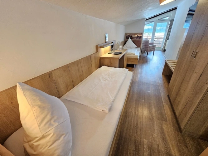 Comfort Twin room with balcony and with mountain view