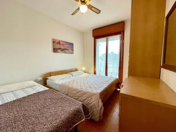 Central Apartment With Shared Pool