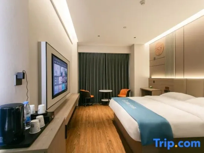 Standard Double room with city view