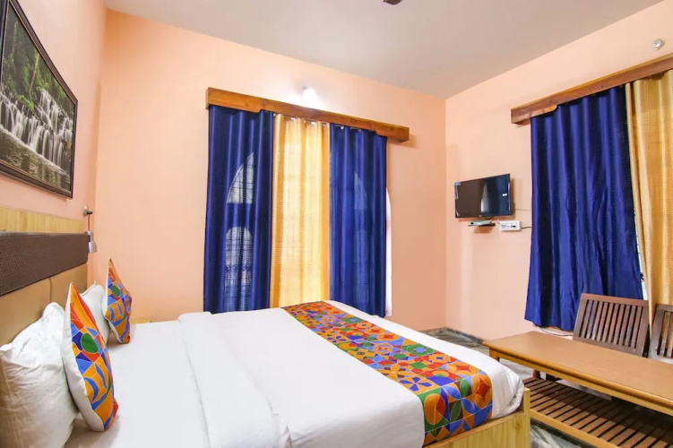 Fabexpress Malti Guest House