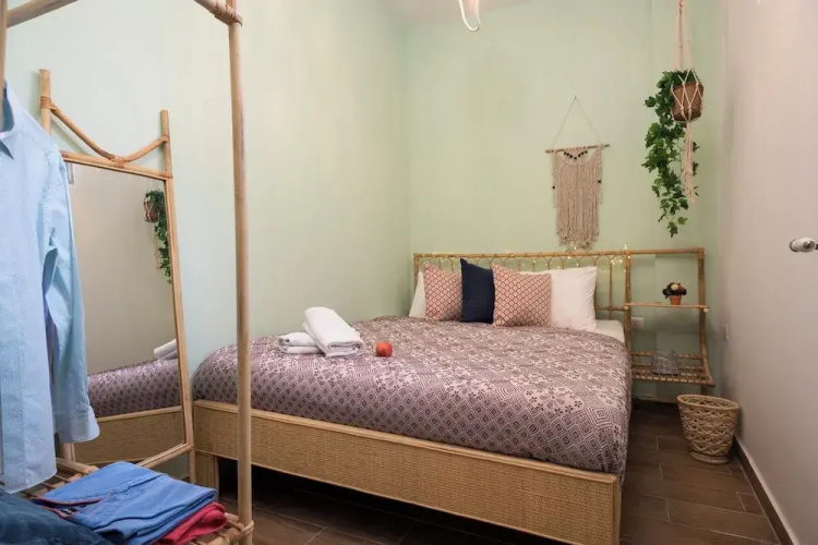 Boho-Chic Cozy 2BR - Apt & Balcony in Mar Mikhael