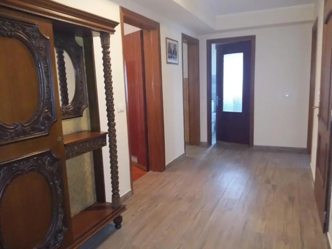 3 Bedrooms Apartment
