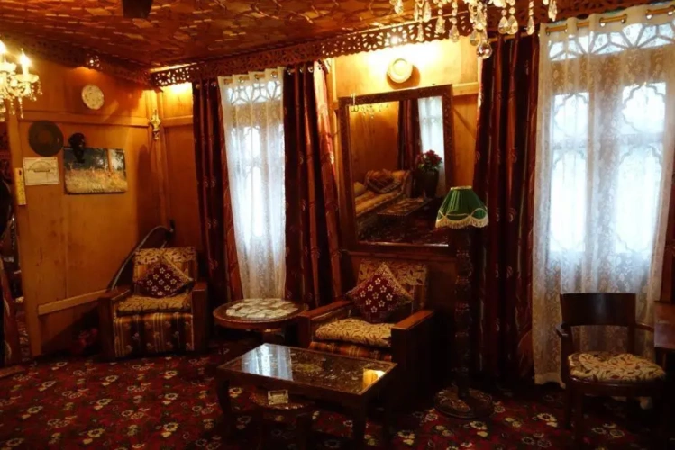 Standard Twin room with balcony