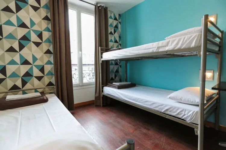 Oops Design Hostel