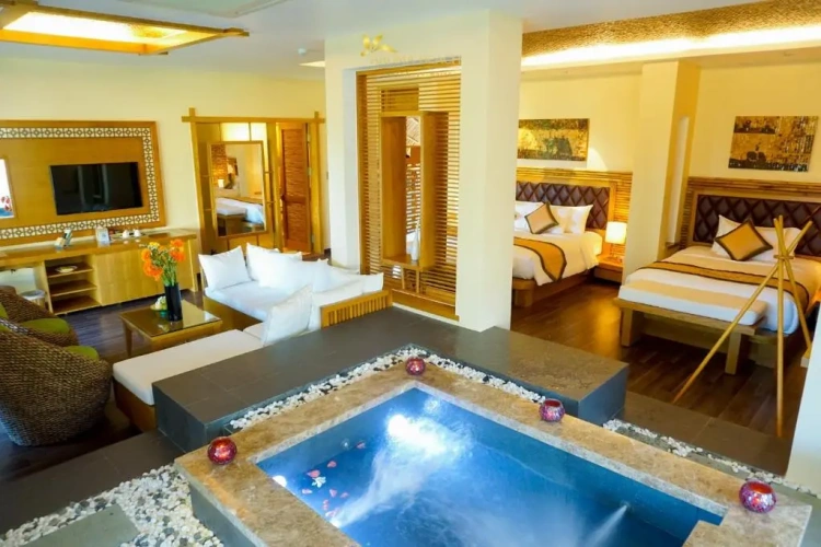 Standard Triple room with balcony
