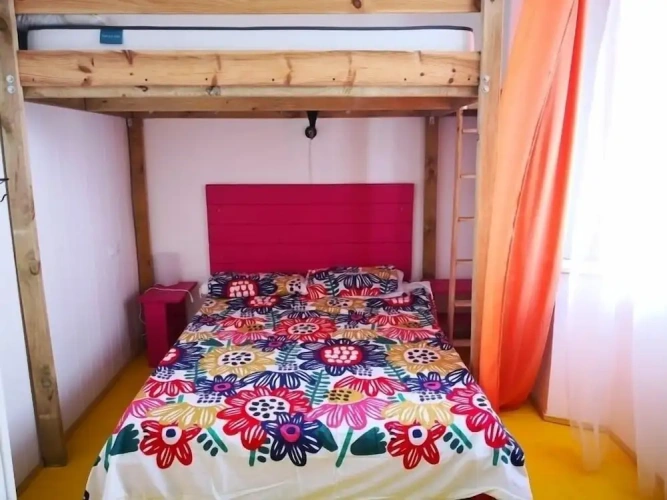 5 Bedrooms Apartment