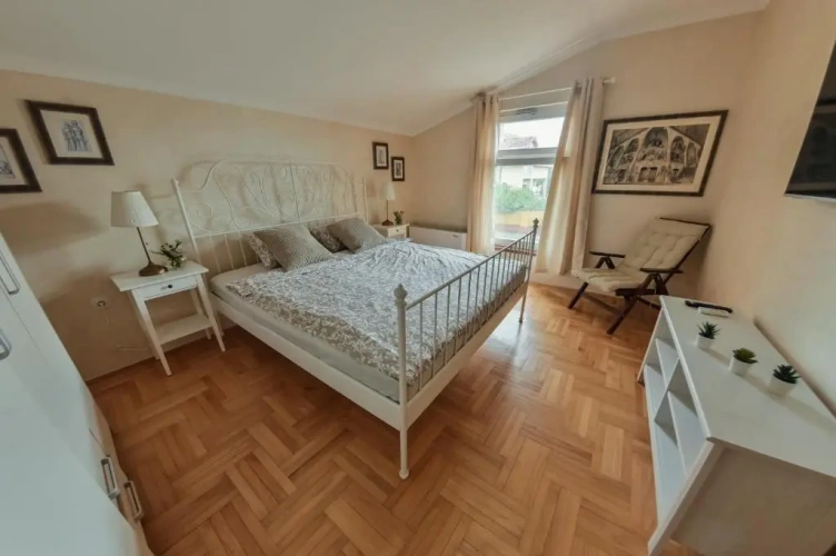2 Bedrooms Cottage