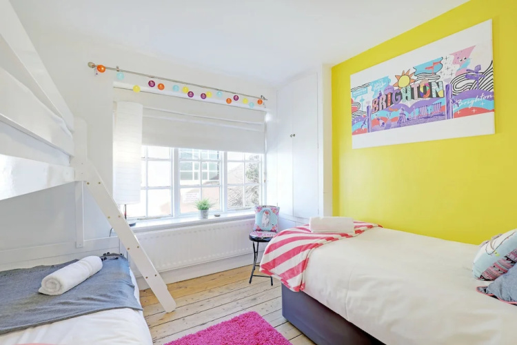 Brighton Getaways - Sunny Cottage