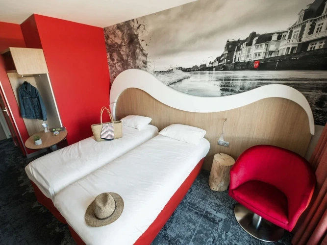 Standard Quadruple Suite