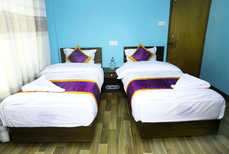 Hotel Rising Home
