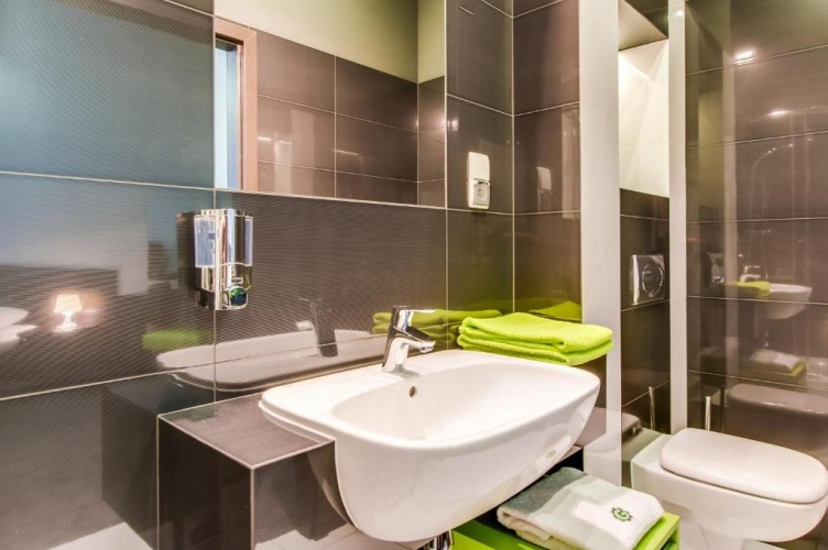 Standard Twin room with view