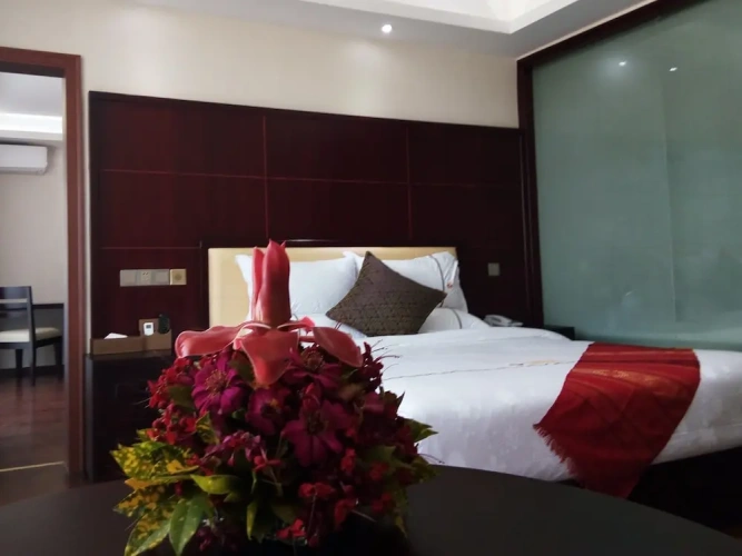 Premier Twin room with pool view