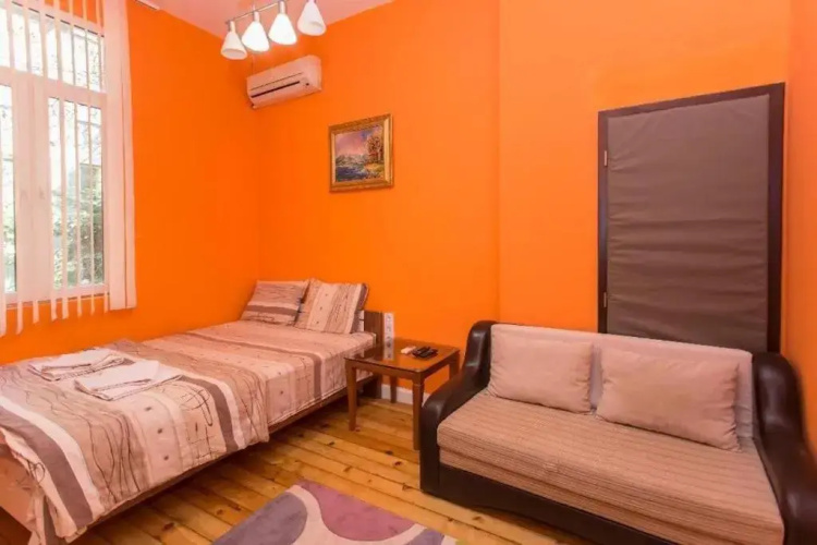 Top Center Apartment 4