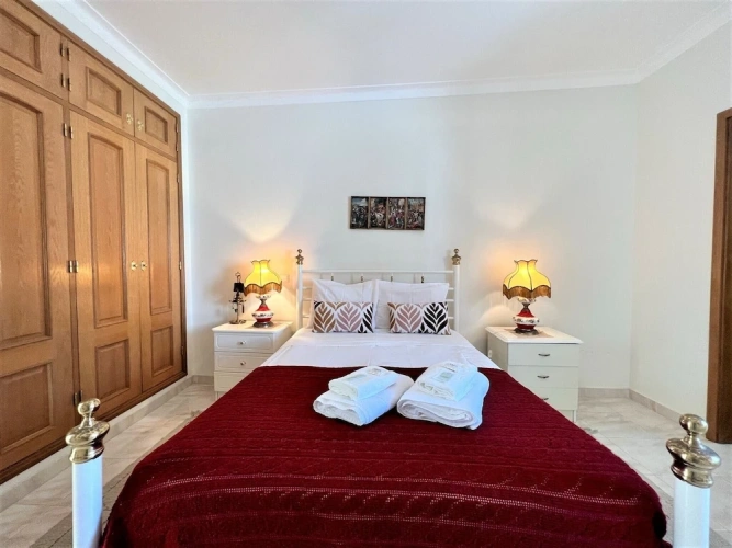 5 Bedrooms Cottage with balcony