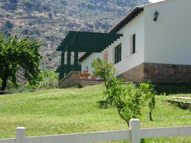 3 Bedrooms Cottage