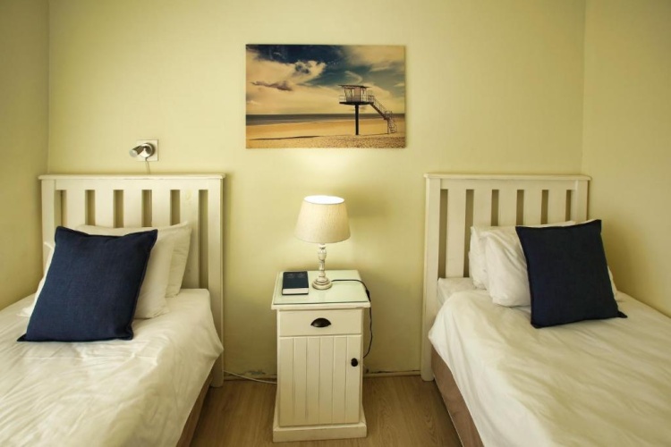 2 Bedrooms Cottage