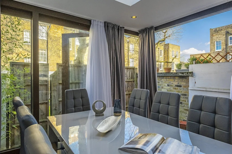 Penryn Apartment