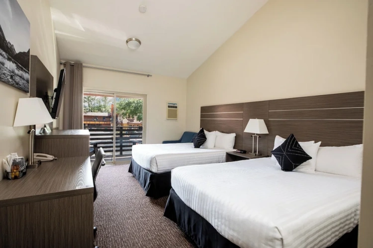 Standard Quadruple room with balcony