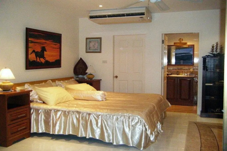 Mukdahan Manor B&B