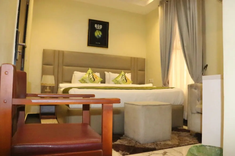 Sugarland Hotel & Suites