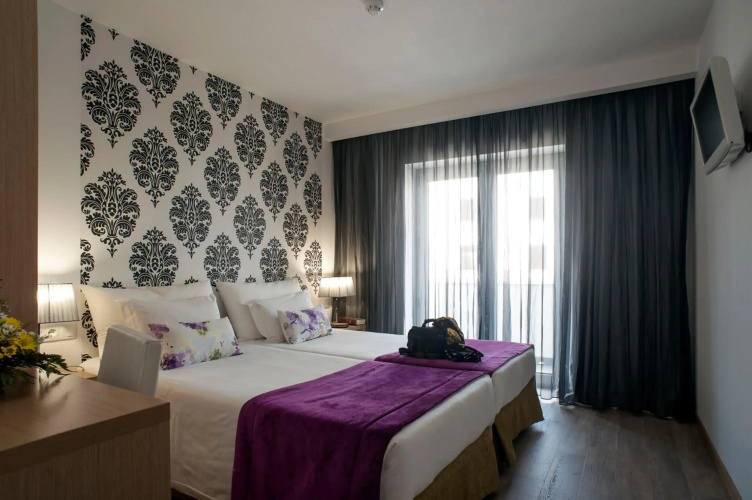 Hotel Genesis