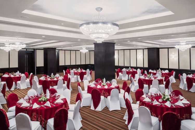Mövenpick Dubai Grand Al Bustan photo 19