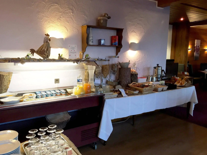 Hôtel Restaurant Aux Trois Roses