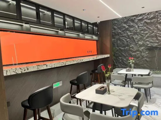 Longxuan Residence Light Luxury Elegant Accommodation