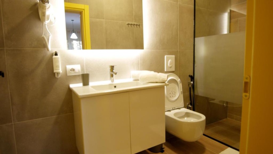 KONI's Studio Apartments