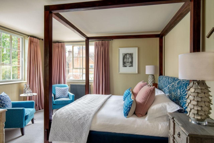 The Falstaff Hotel