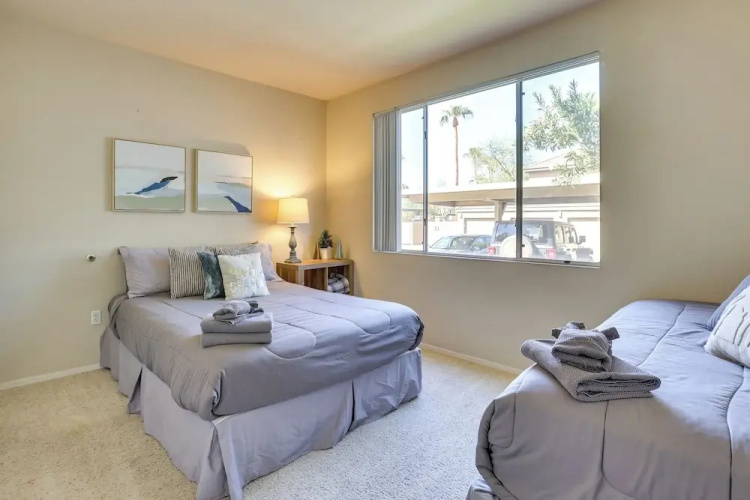 Walk to Papago Park: Central Phoenix Condo