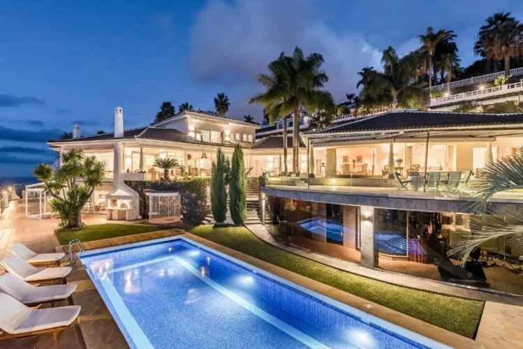 Deluxe Villa