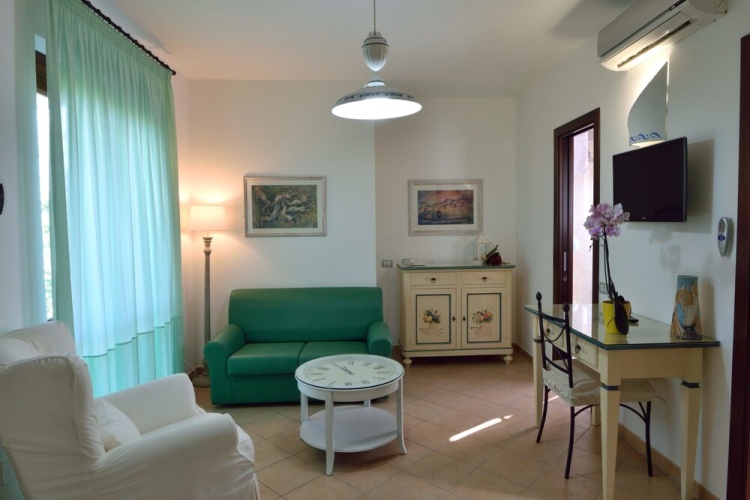 Standard Quadruple Family room with balcony
