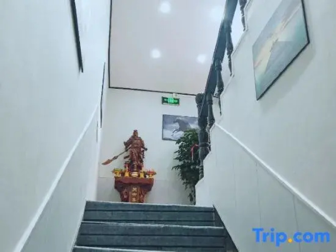 Qinyangman time Express Hotel