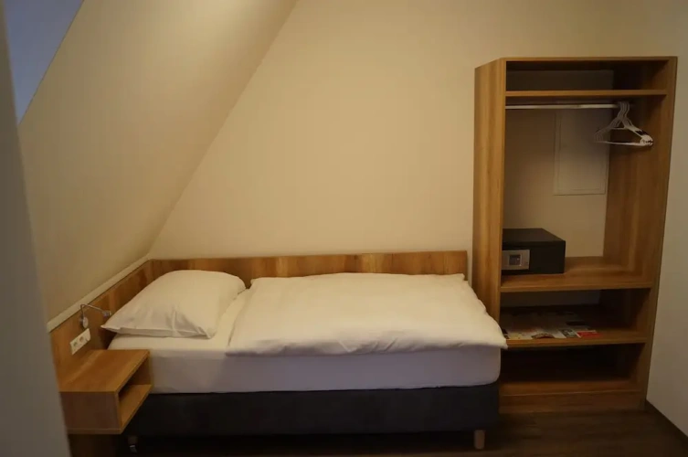 Classic Single room with view