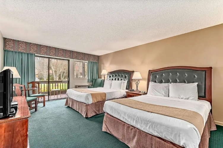 Standard Quadruple room with balcony and with view