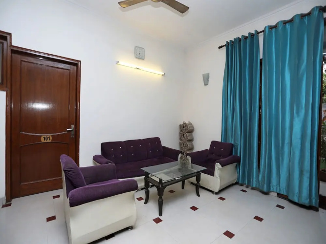 OYO 14306 Advantage Homes