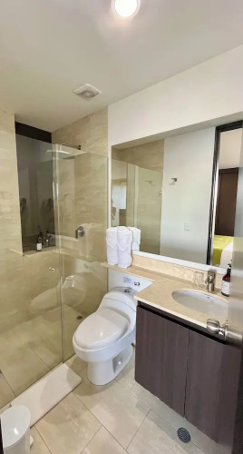 Room-apartasuite Cercana al Aeropuerto i