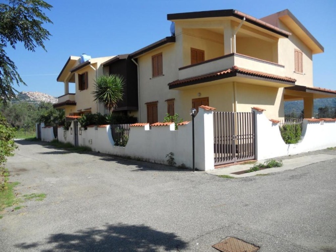 2 Bedrooms Apartment with sea view