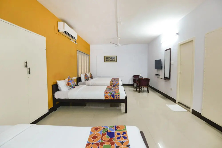 FabHotel T Nagar Chennai Stay