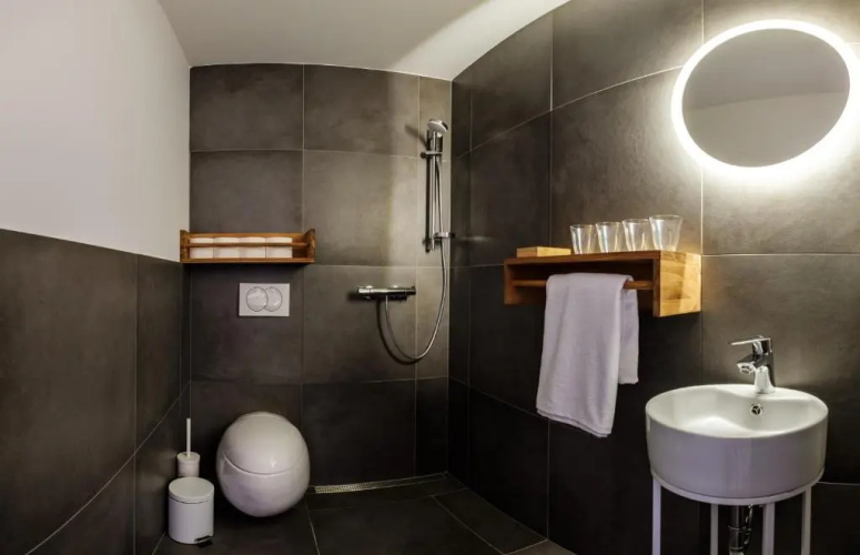 Almalomb Apartman