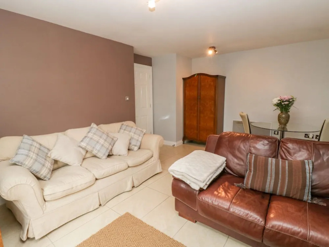 21 Priory Mill Lane