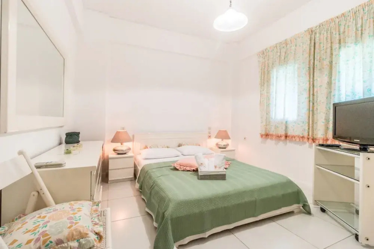 Agios Ioannis Luxurious Beachfront Apt