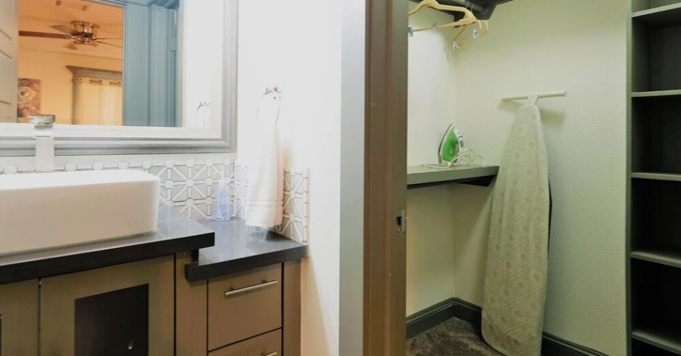 3Bdrm 2Bath 3Beds - 2 Story Condo