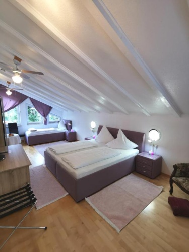 Standard Triple room with balcony
