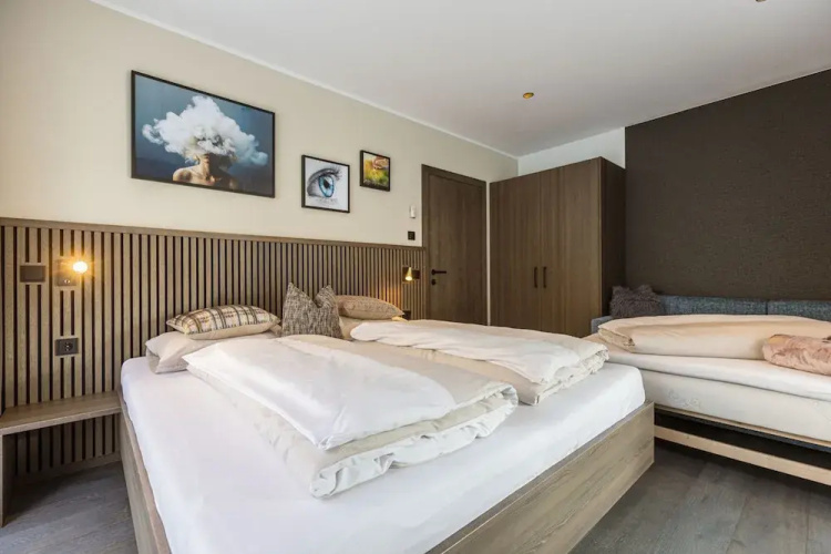 Spacious Apartment With Terrace