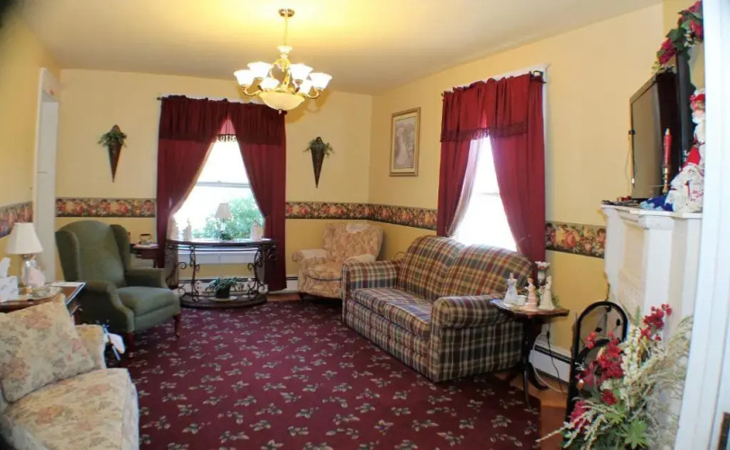 The White Birch Inn & Annex