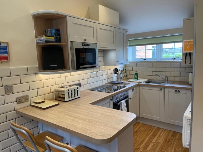 2 Bedrooms Cottage